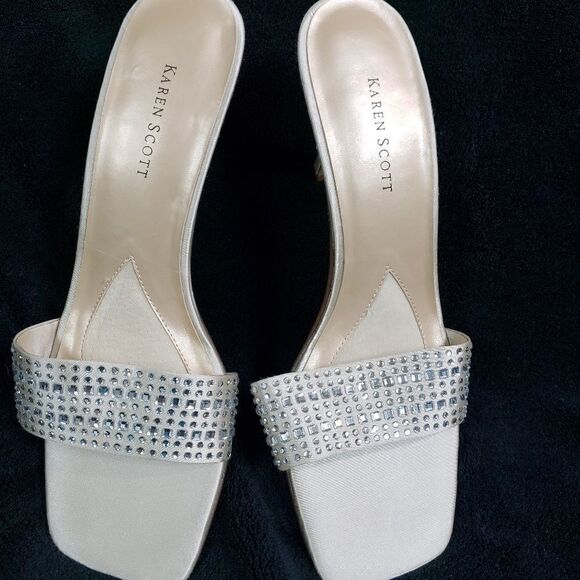 KAREN SCOTT SATIN SQUARE-TOE KITTEN HEELS - Picture 5 of 5